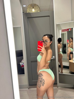 Peachyjewelz Photo #25