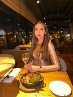 Elizabeth Ts Photo #21