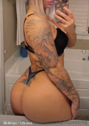 Erika Alexander Photo #12