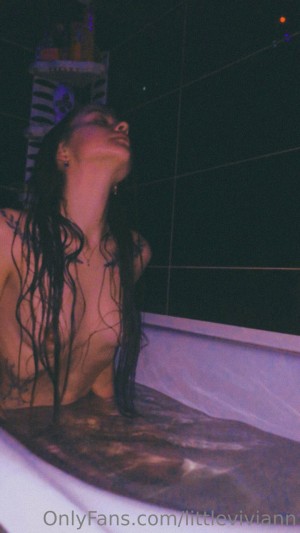 littleviviann Photo #19