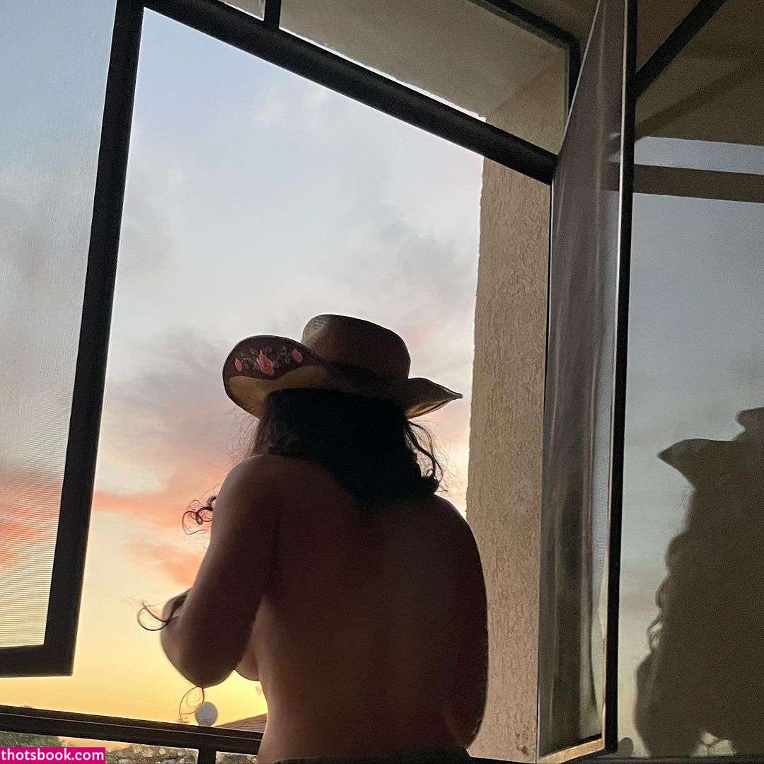 Romi Henenson Photo #8