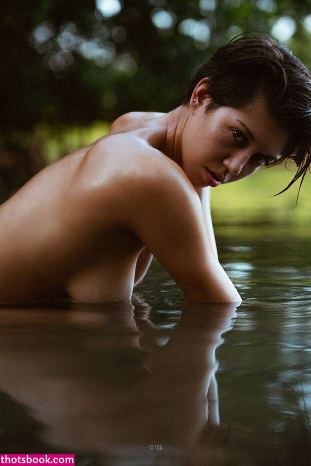 Tara Yochum Photo #3