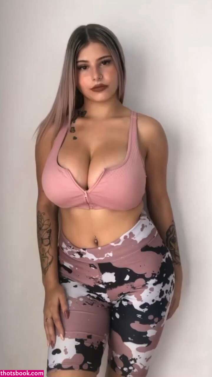 Abril Perez Photo #16