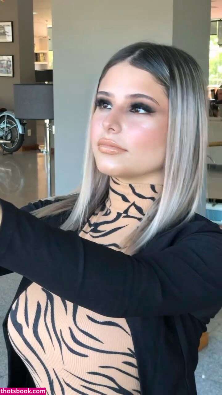 Abril Perez Photo #44