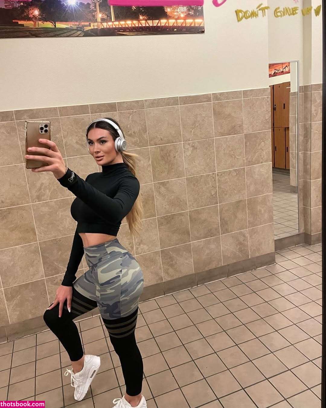 Alyssa Rhoades Photo #14