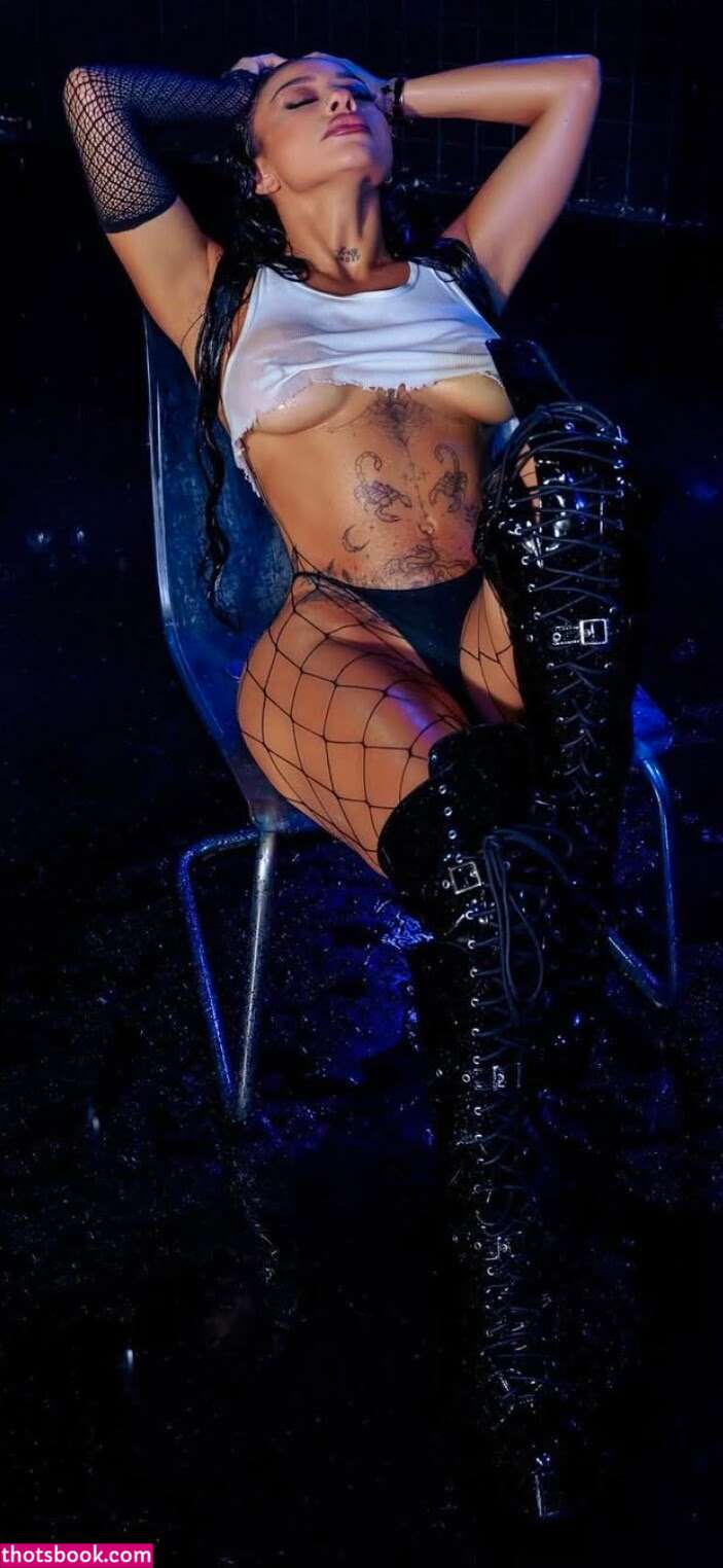 Amour Bundrick Photo #9