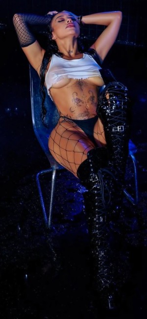 Amour Bundrick Photo #9