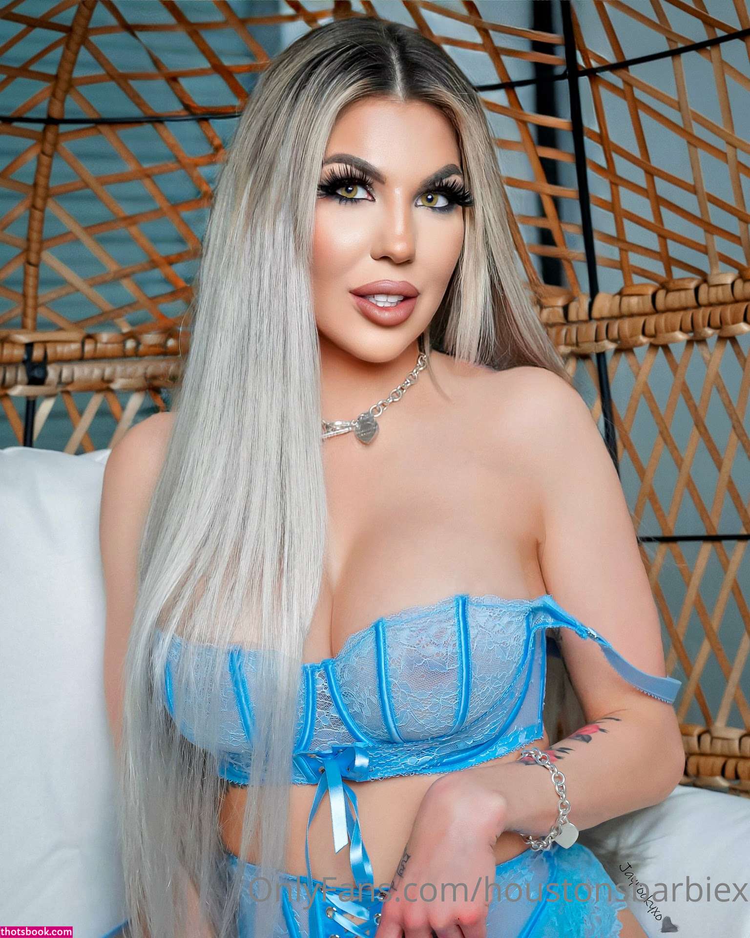 bluntbunny Photo #20