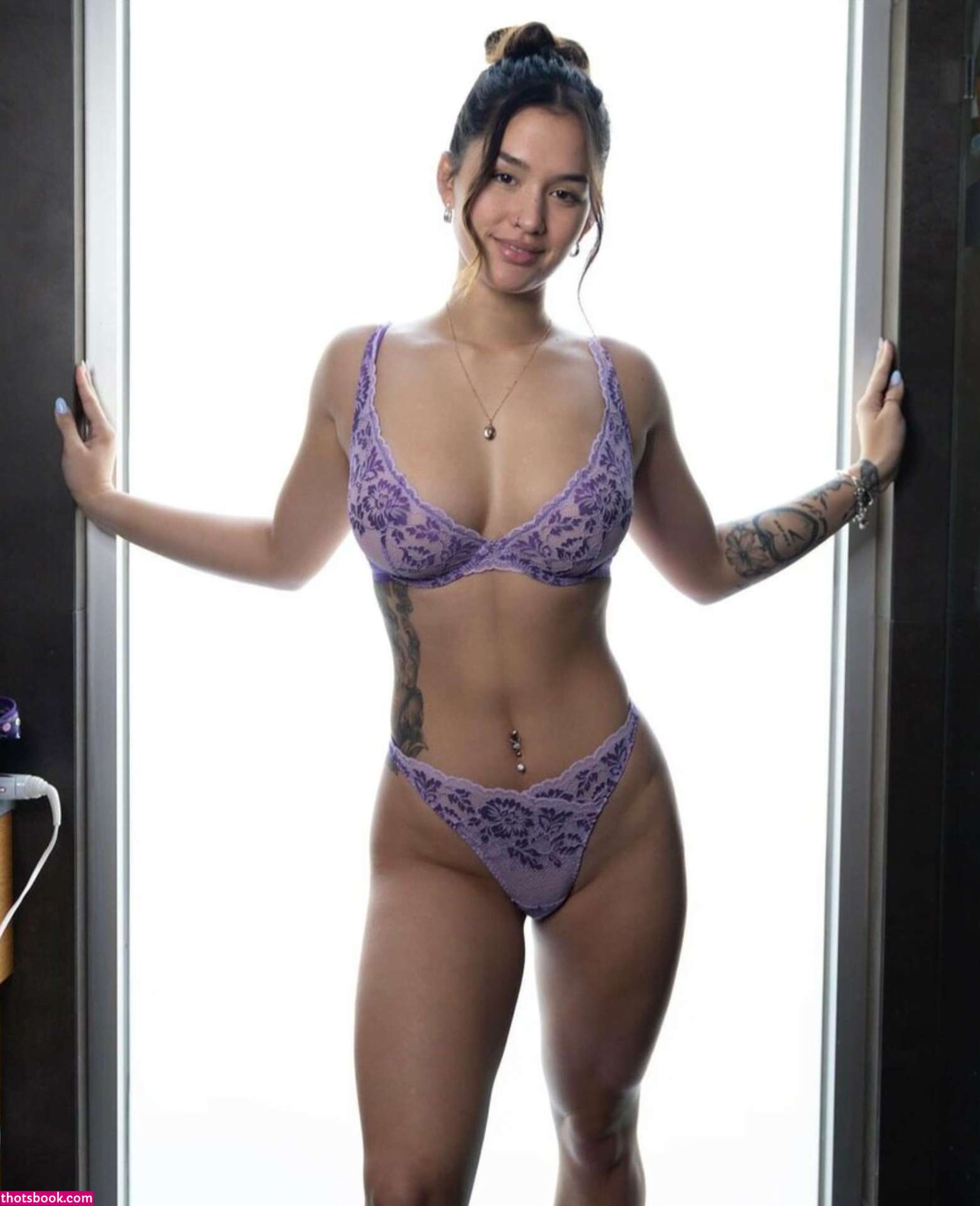 Izzy Flannery Photo #28