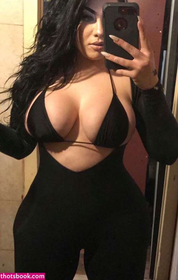 Jenny Castro Photo #4