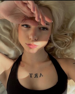 Neea Kuosmanen Photo #33