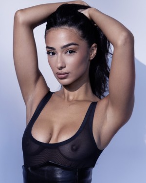 Sabrina Khouiel Photo #9