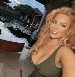 sarahjaneroza Photo #9