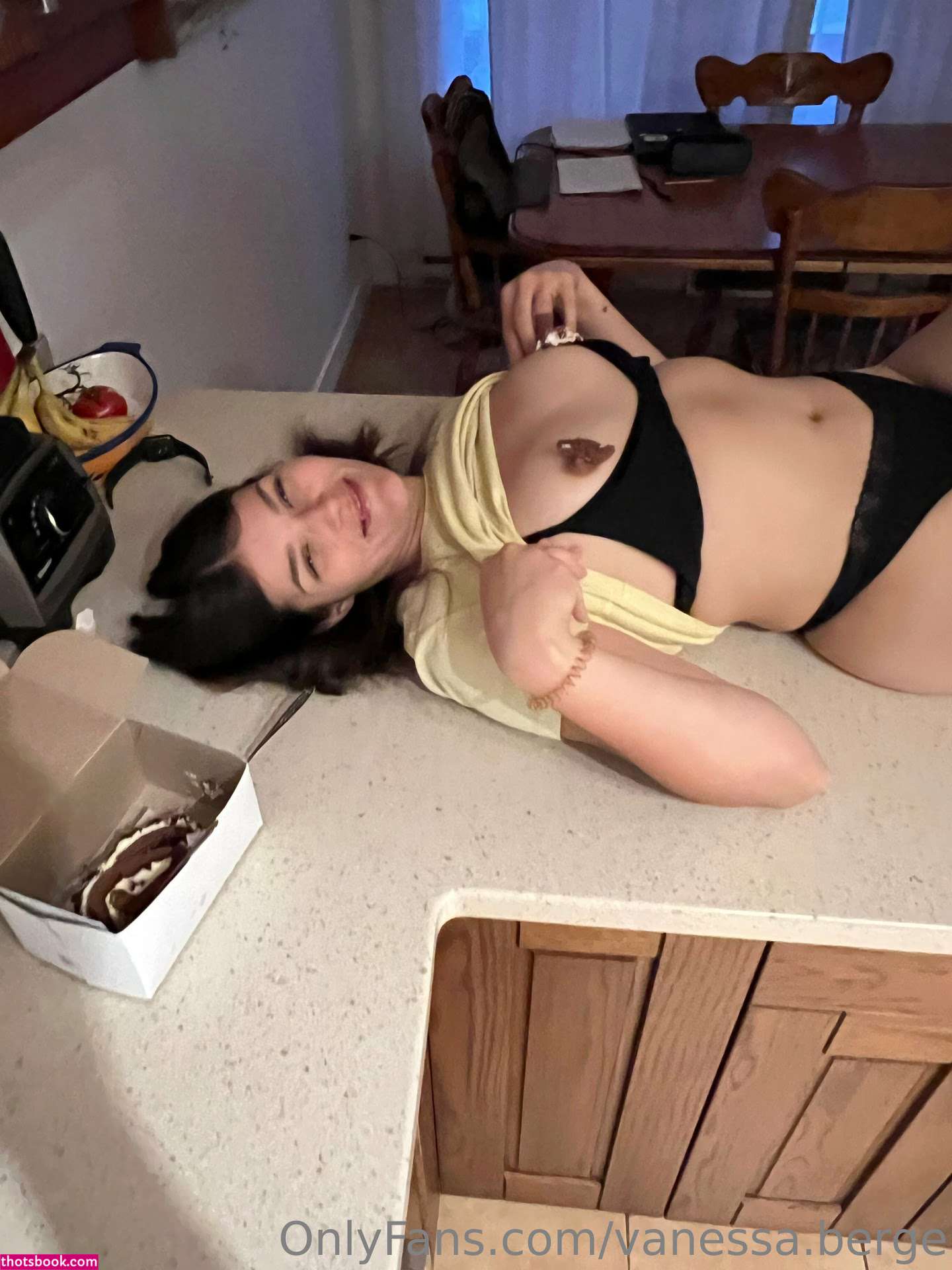 Vanessa Berge Photo #8