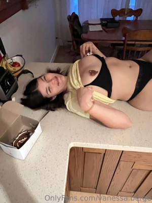 Vanessa Berge Photo #8