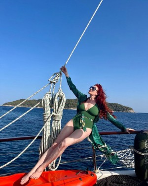 Betony Vernon Photo #26