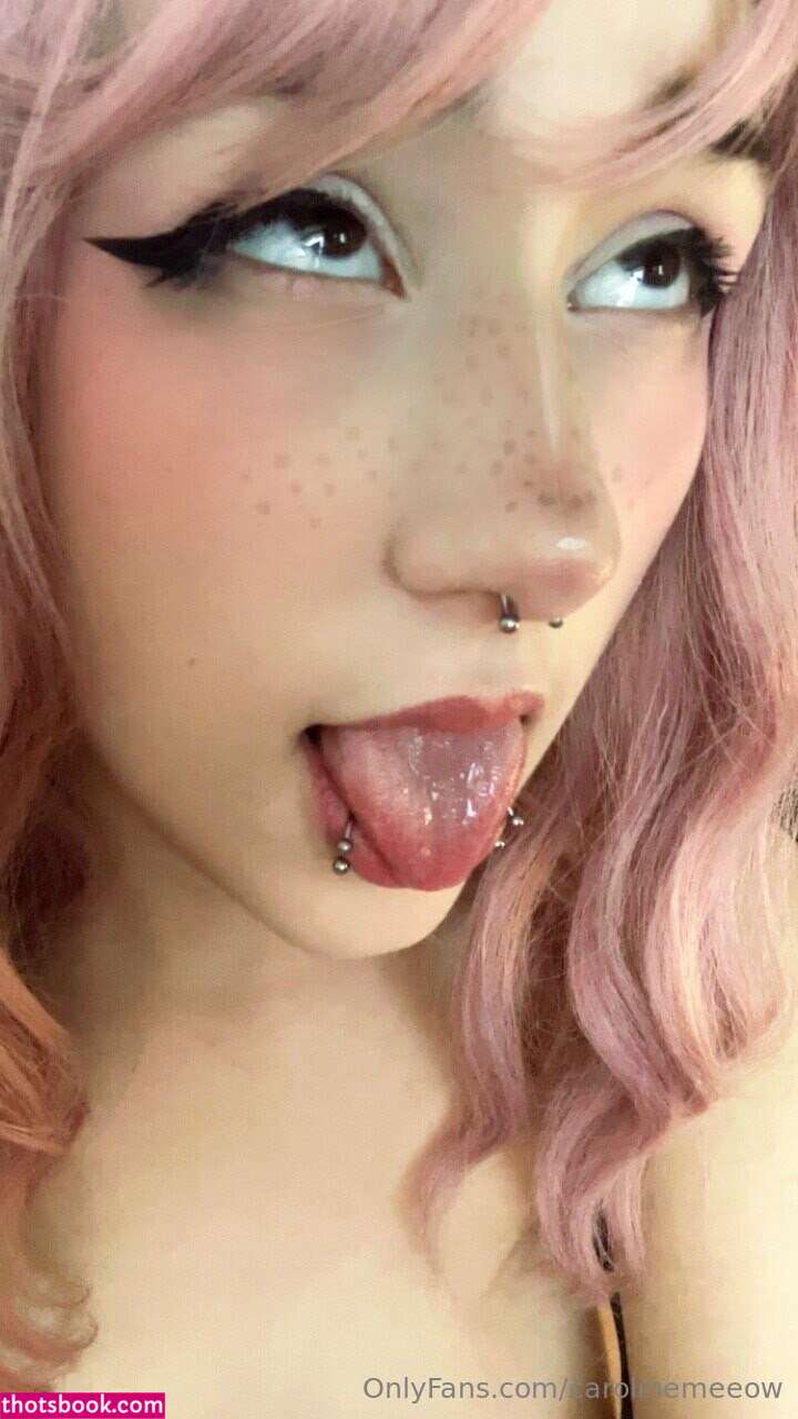 carolinemeeoww Photo #18