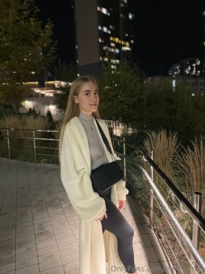 Emily Militom Photo #4