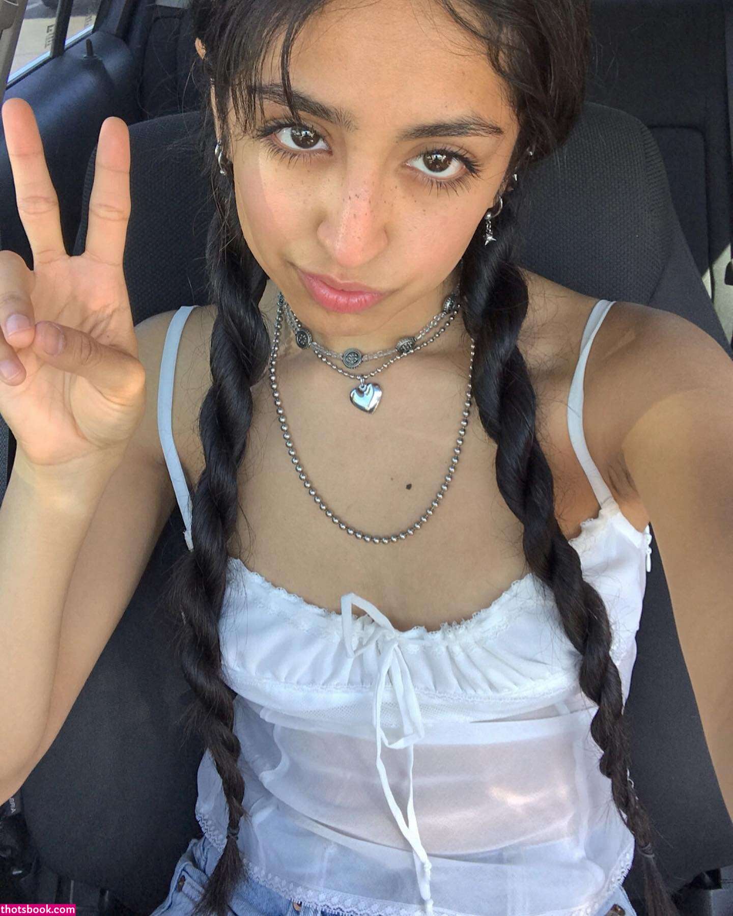 Aislinn Ritchie Photo #3