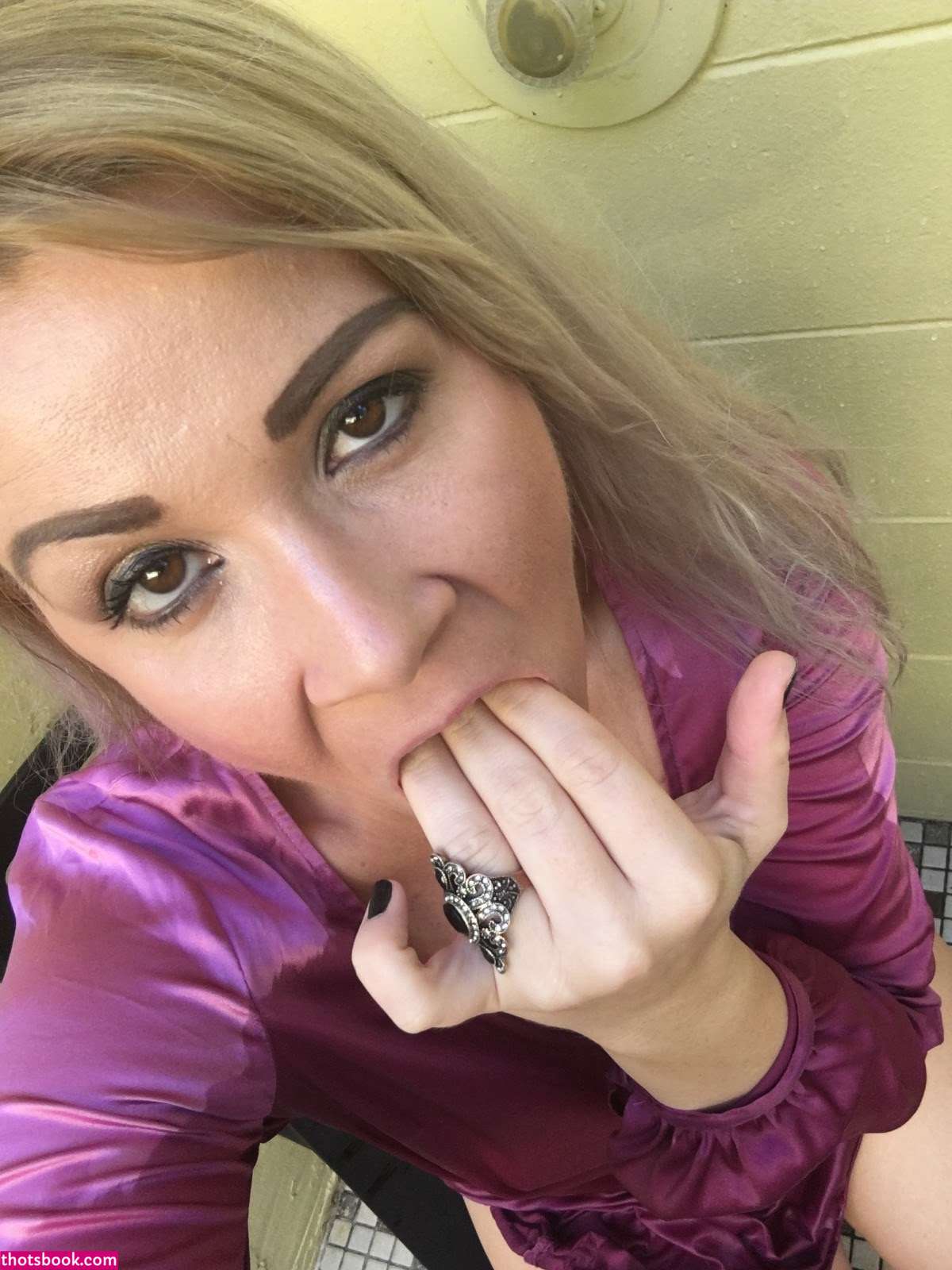 Ms Whitney Morgan Photo #9