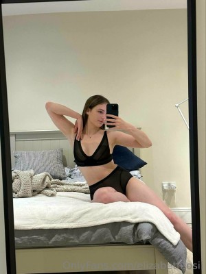 Elizabeth Osi Photo #6