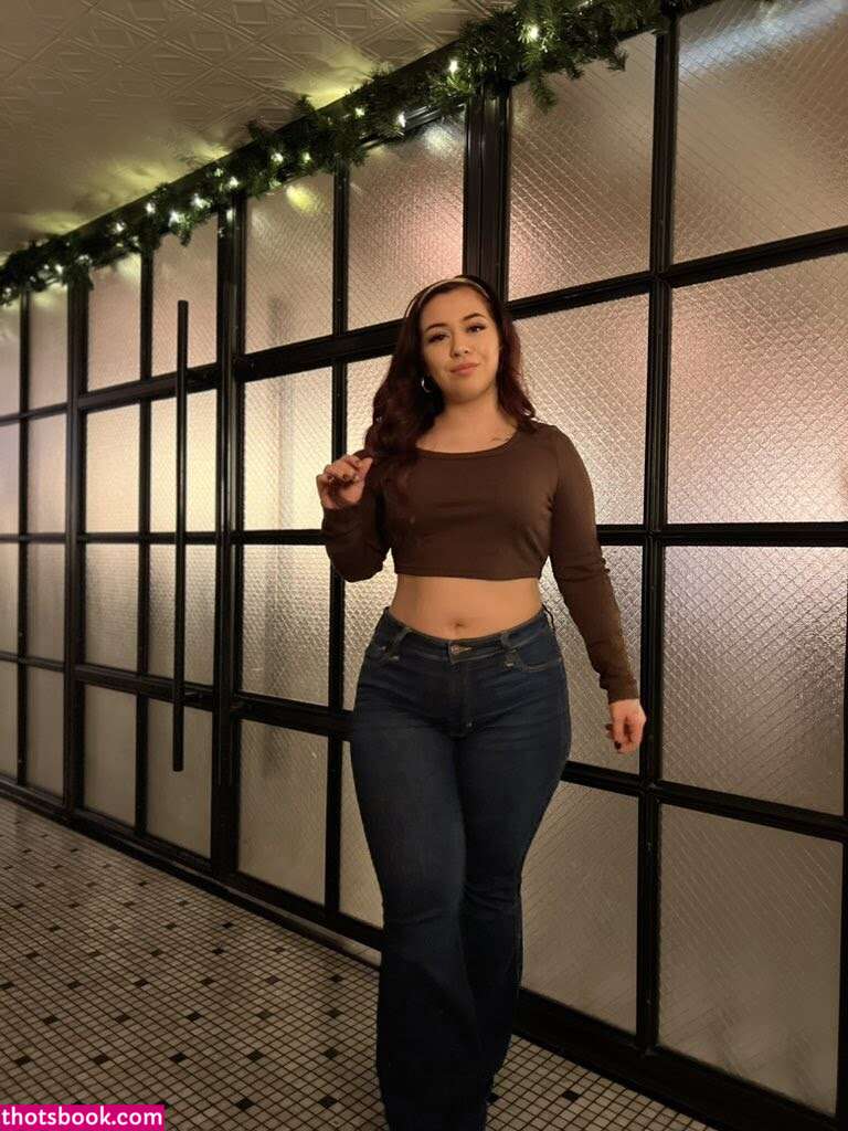 Isabella Alexis Photo #7