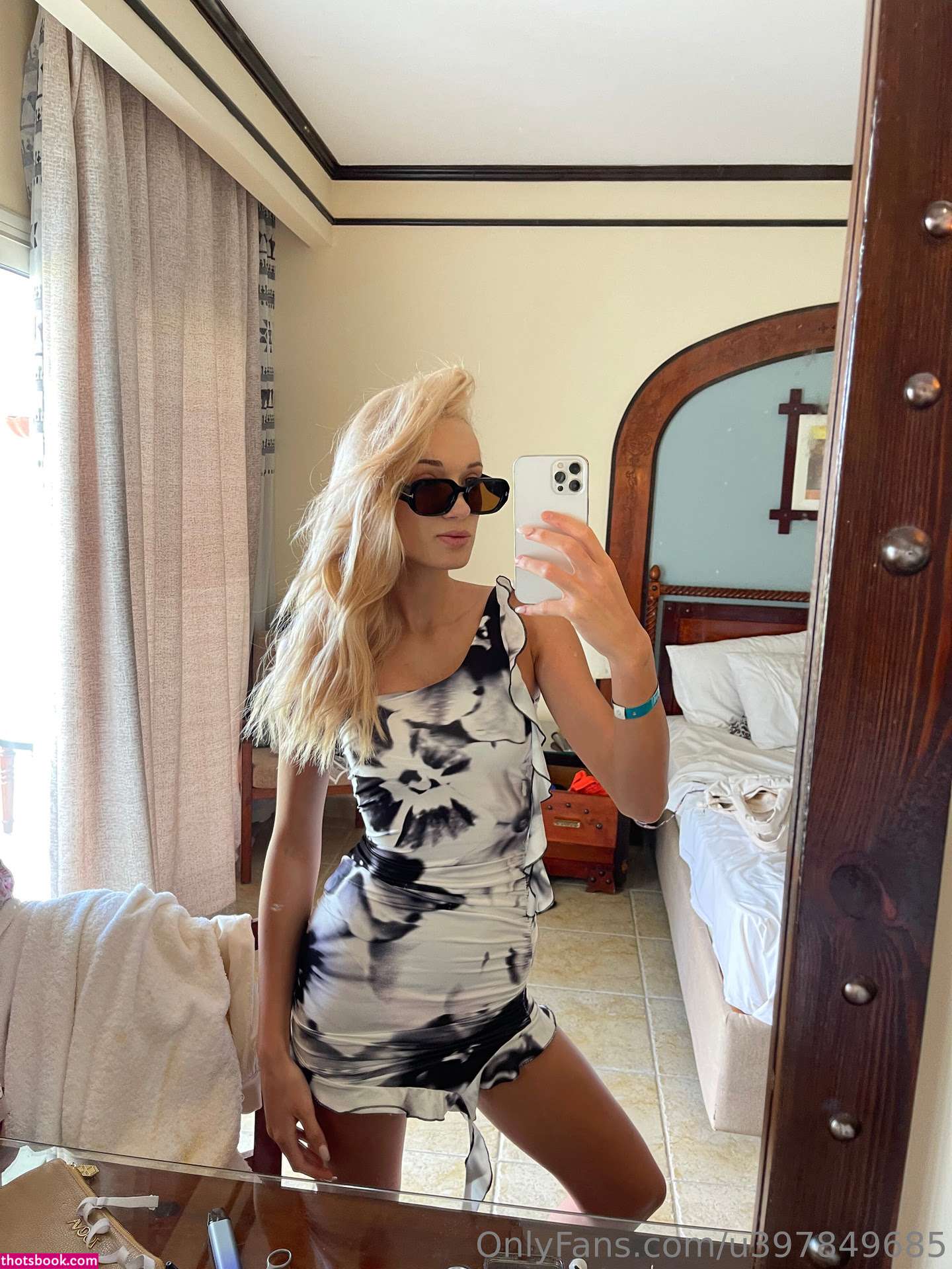 Squlrting Girl Photo #16