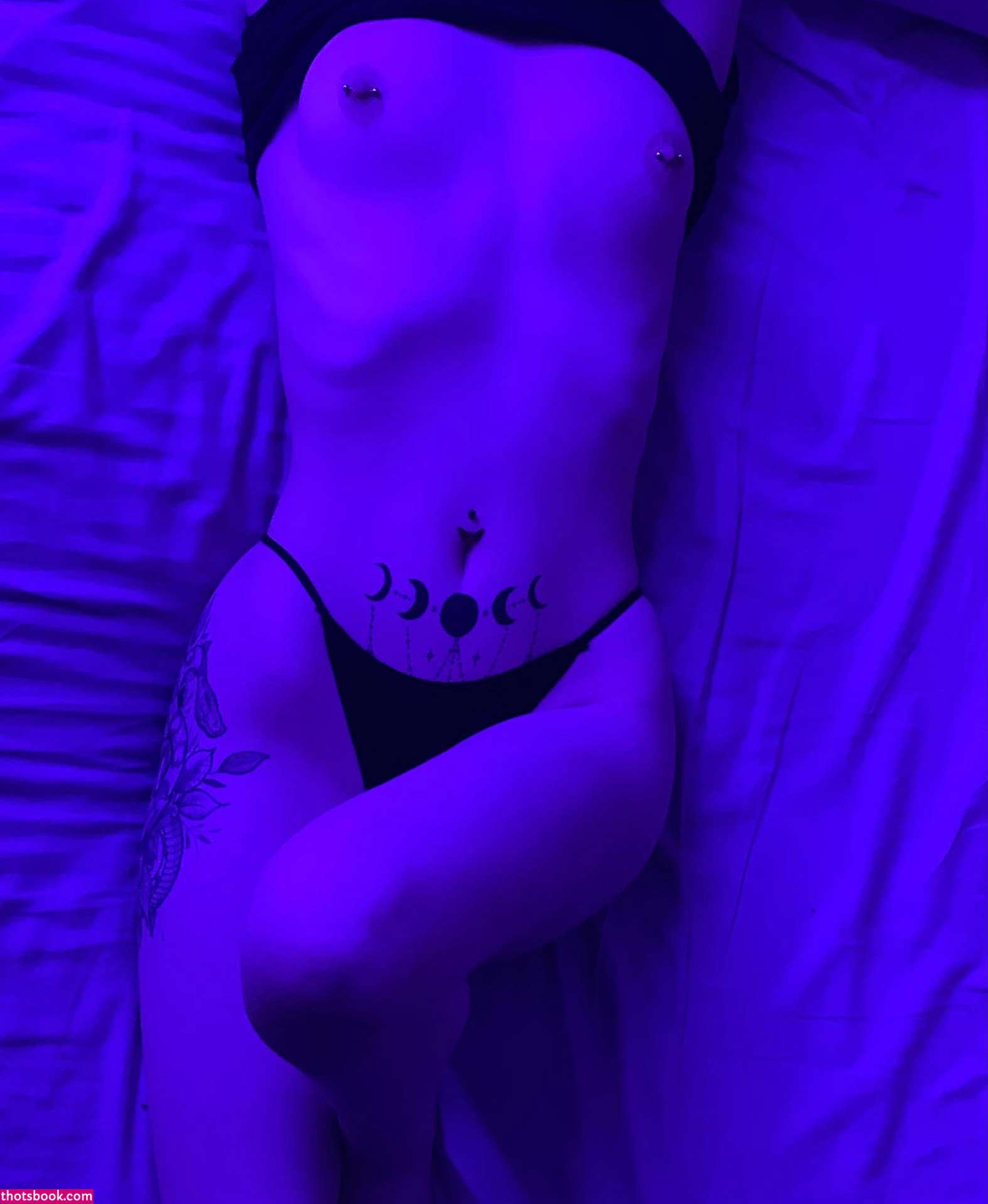 Gothic Elvira Photo #2