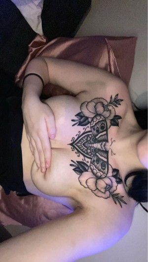 Gothic Elvira Photo #26