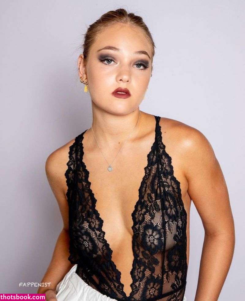 Jasmine Hendriks Photo #5