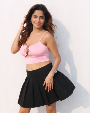 Kate Sharma Photo #25