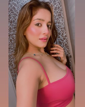 Kate Sharma Photo #47