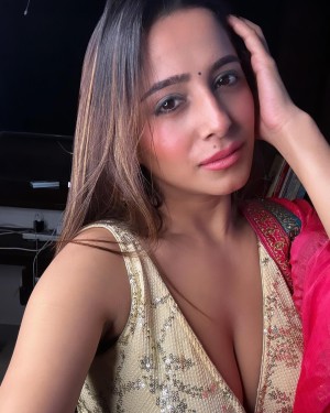 Kate Sharma Photo #59