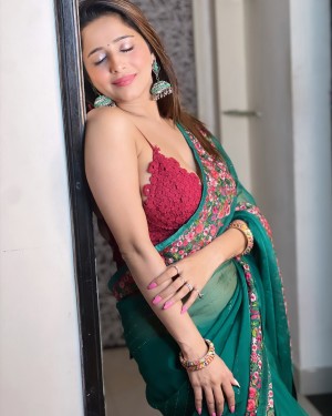 Kate Sharma Photo #63