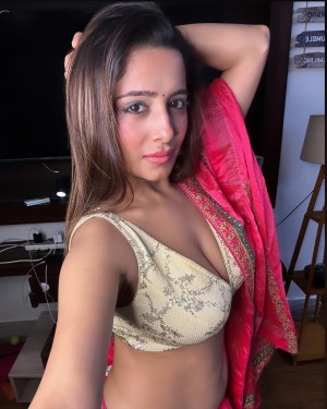 Kate Sharma Photo #64