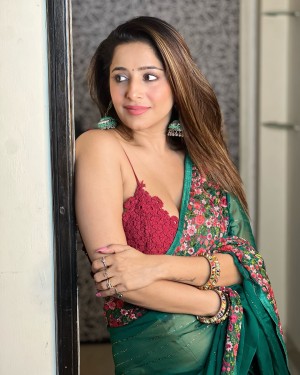 Kate Sharma Photo #70