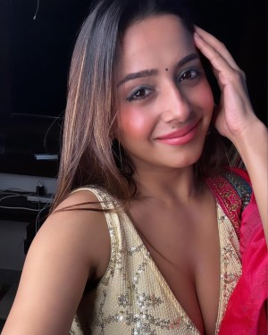 Kate Sharma Photo #74