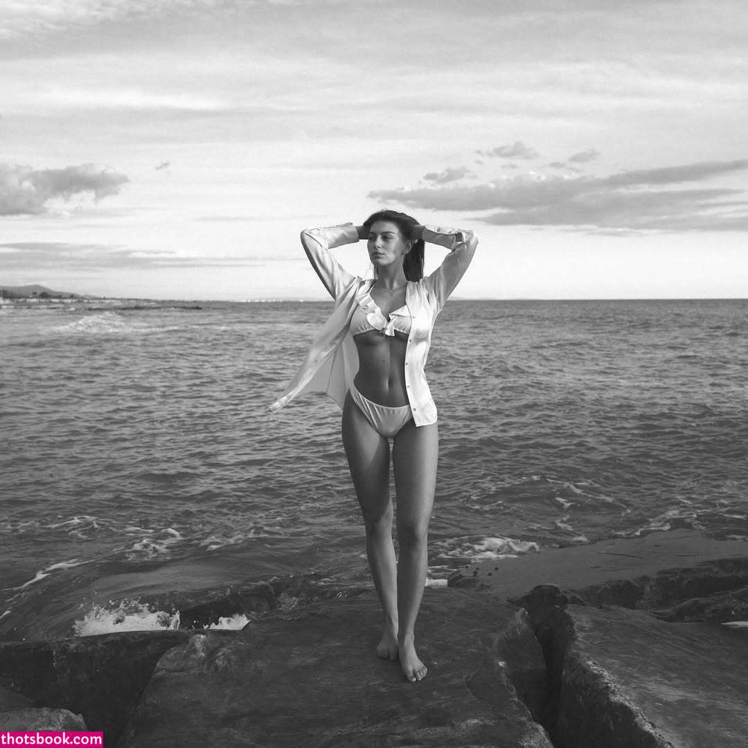 Miriam Bongiorni Photo #6