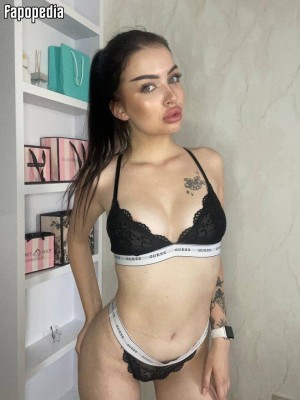 Tina Seductress Photo #6