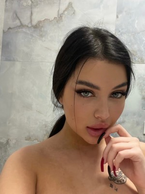 Tina Seductress Photo #21