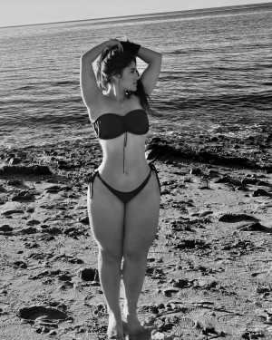 Jasmine Rodriguez Photo #20