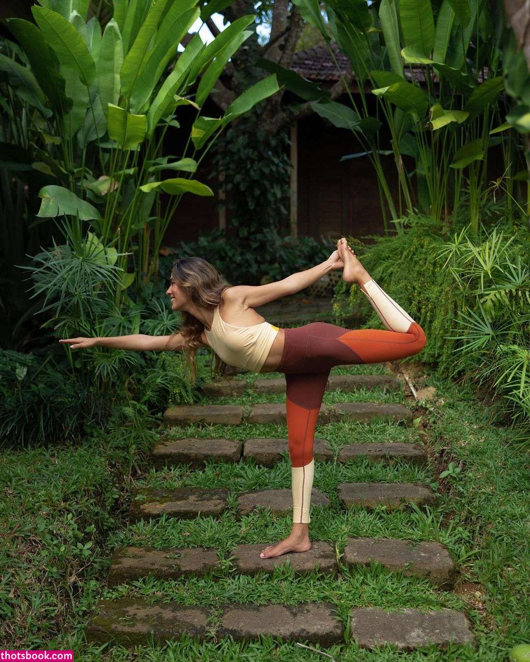 Ruby Rojas Photo #20