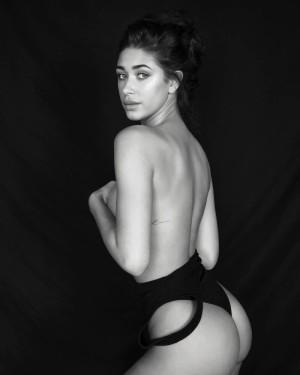 Shayna Senior Photo #9