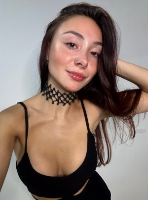 elenifirouu Photo #32