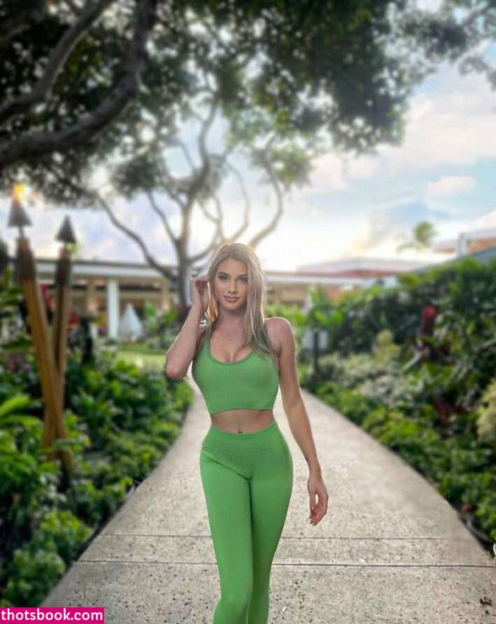 Hannah Hikes Photo #4