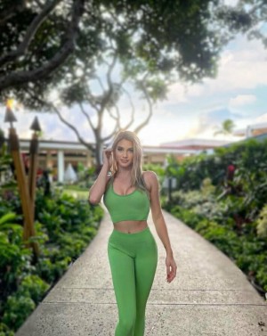 Hannah Hikes Photo #4