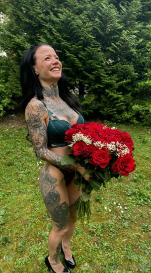 Skinny Lilly Photo #37