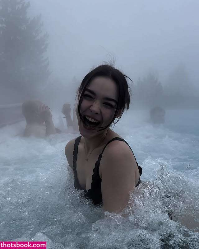 Yuliana Peters Photo #7