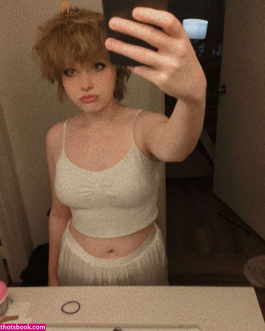 Addison Ambrose Photo #4