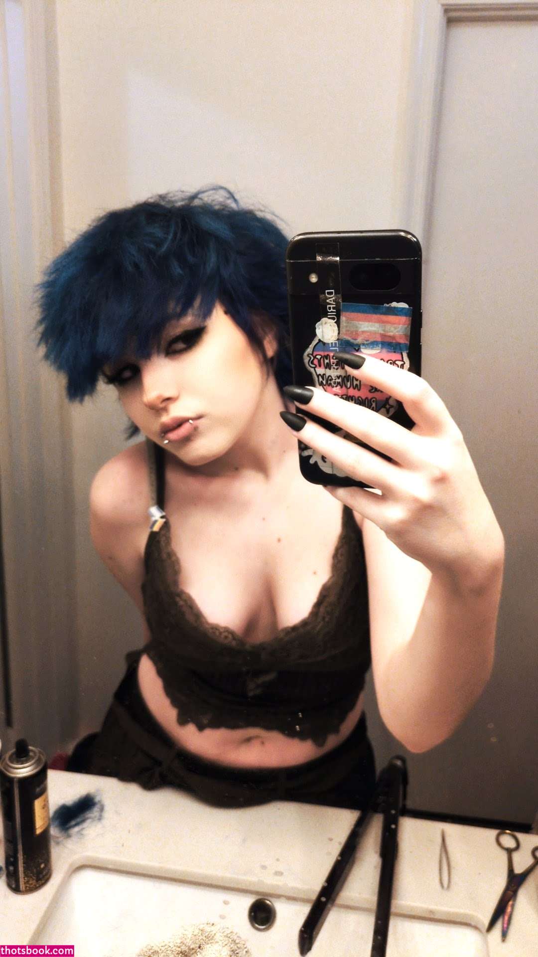 Addison Ambrose Photo #9